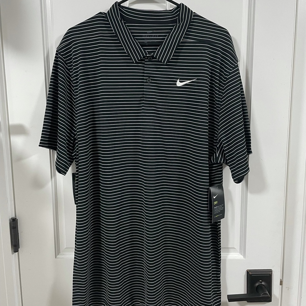 NWT—-Men’s Nike dri fit golf polo